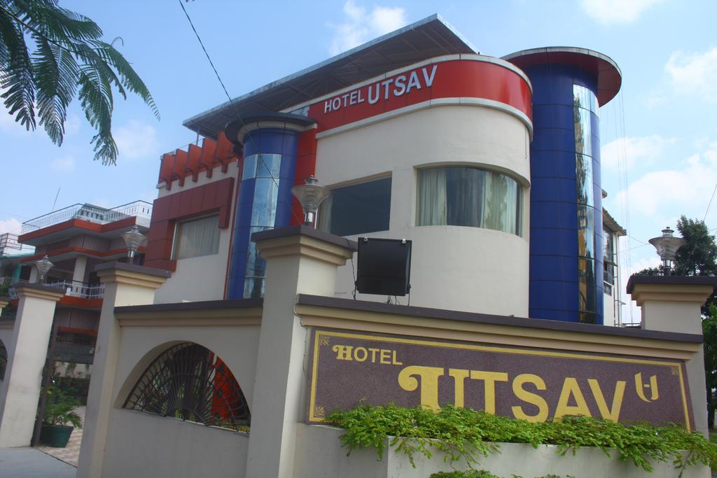 Hotel Utsav Dehradun Exteriör bild
