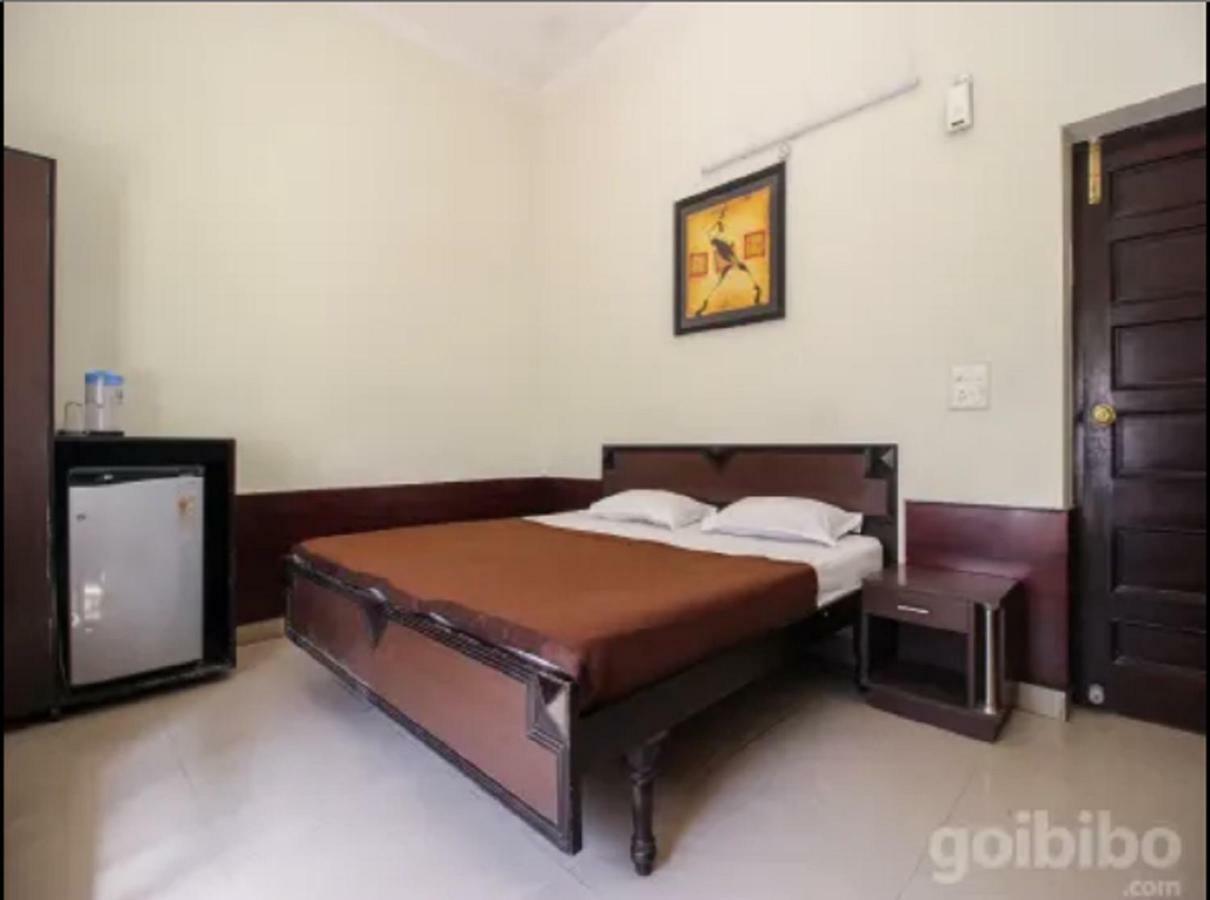 Hotel Utsav Dehradun Exteriör bild