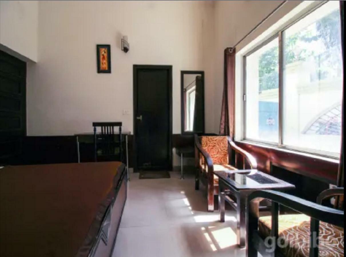 Hotel Utsav Dehradun Exteriör bild