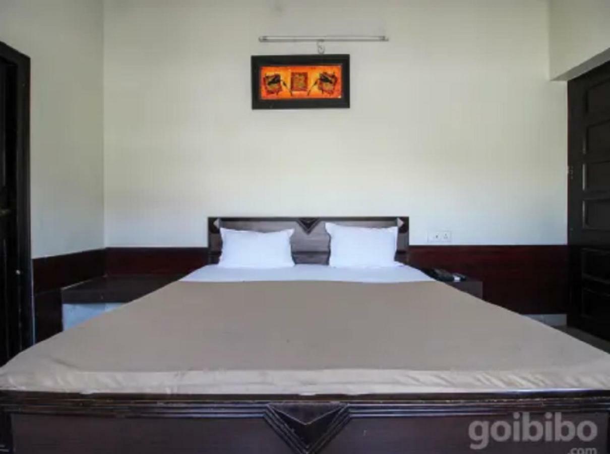 Hotel Utsav Dehradun Exteriör bild