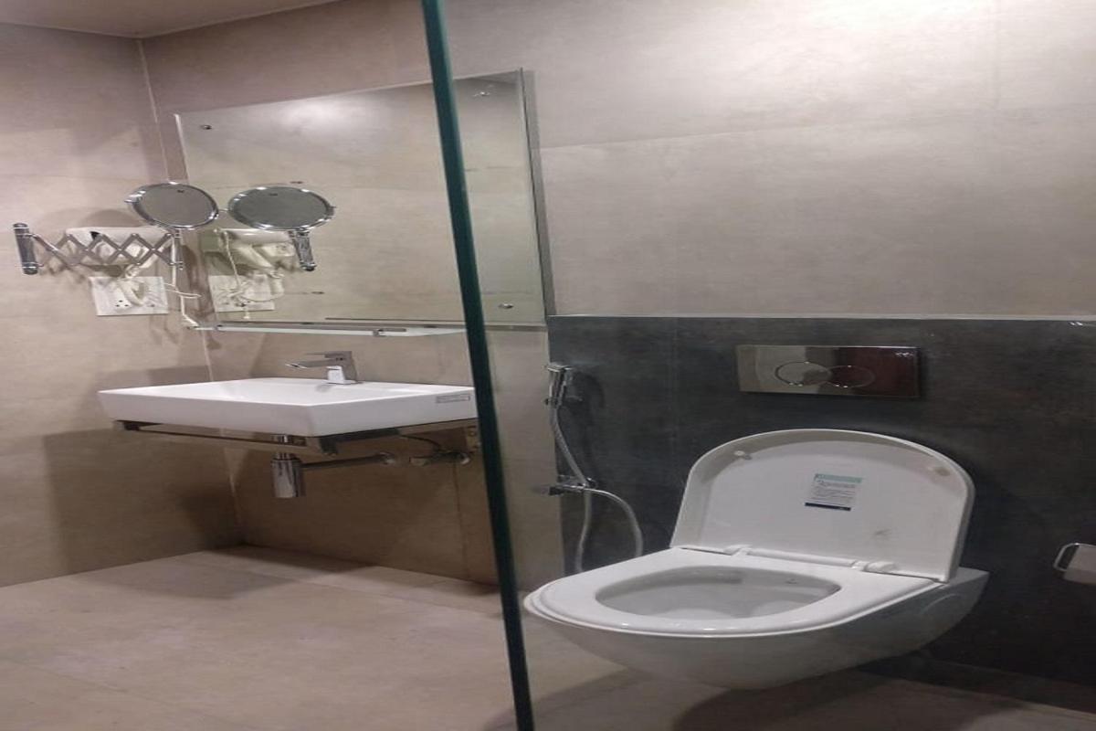 Hotel Utsav Dehradun Exteriör bild